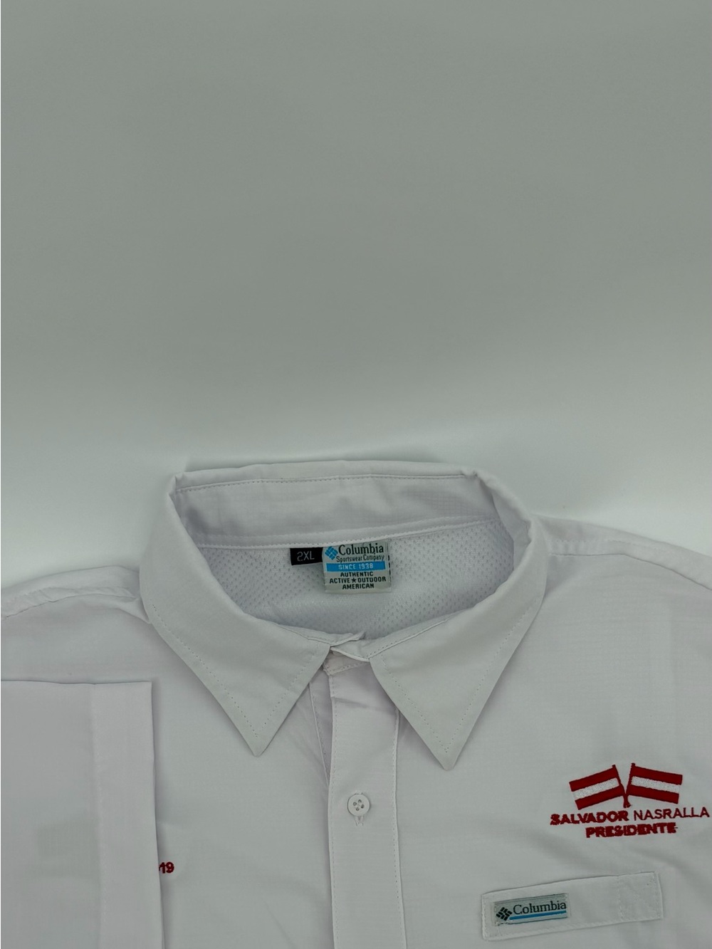 Columbia Men’s White PFG Short-Sleeve Button-Down Shirt with Red Embroidery